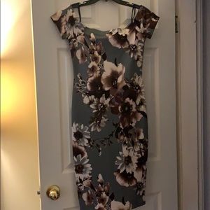 Great floral off shouldered dress (Guess)
